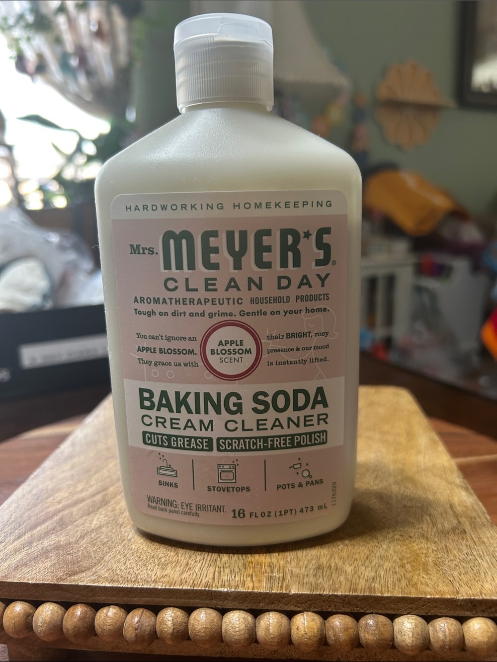 Mrs Meyer’s Clean Day APPLE BLOSSOM Scent Baking Soda Cream Cleaner 16 Fl Oz NEW